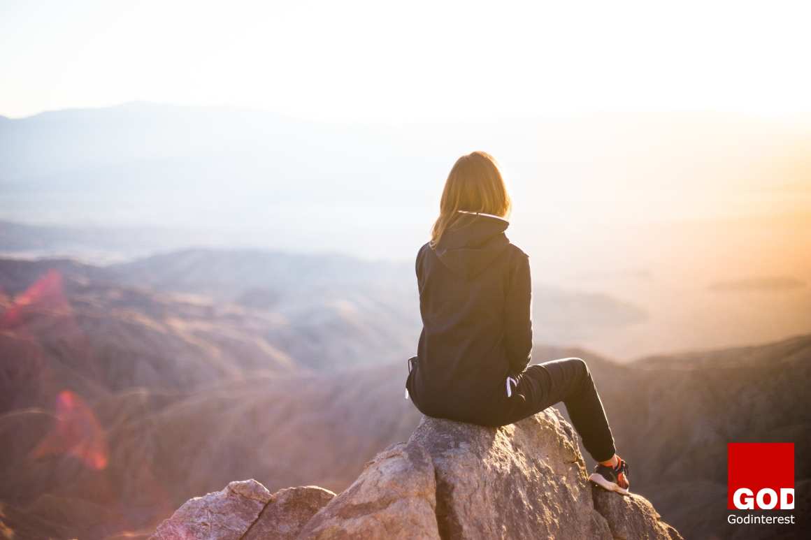 3 Ways God Speaks to You 3 Ways God Speaks to You