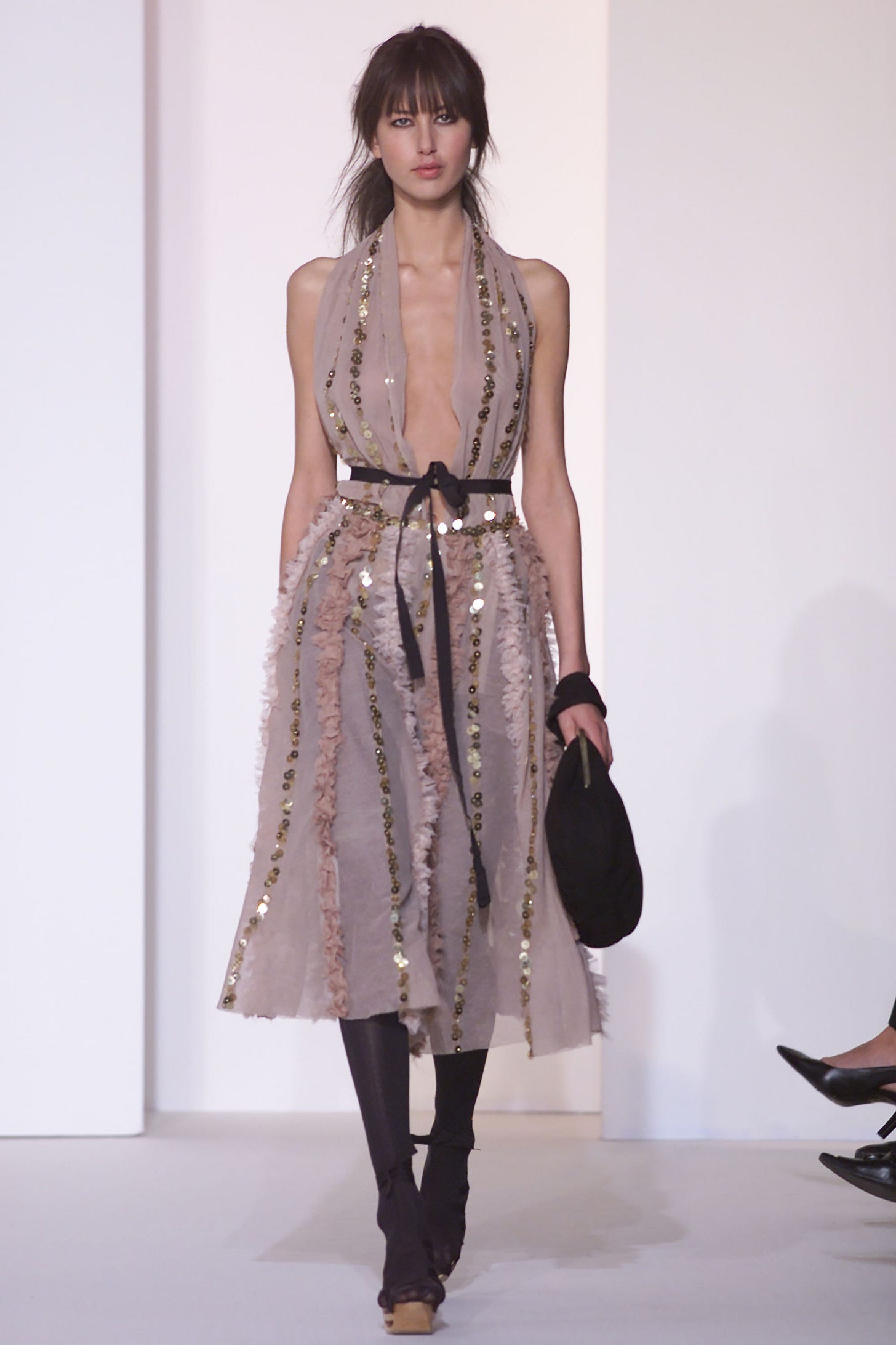 Marni Fall 2001 Ready-to-Wear Fashion Show | Vogue Marni Fall 2001 Ready-to-Wear Fashion Show | Vogue
