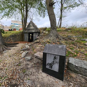 The Tomb of Multitudes