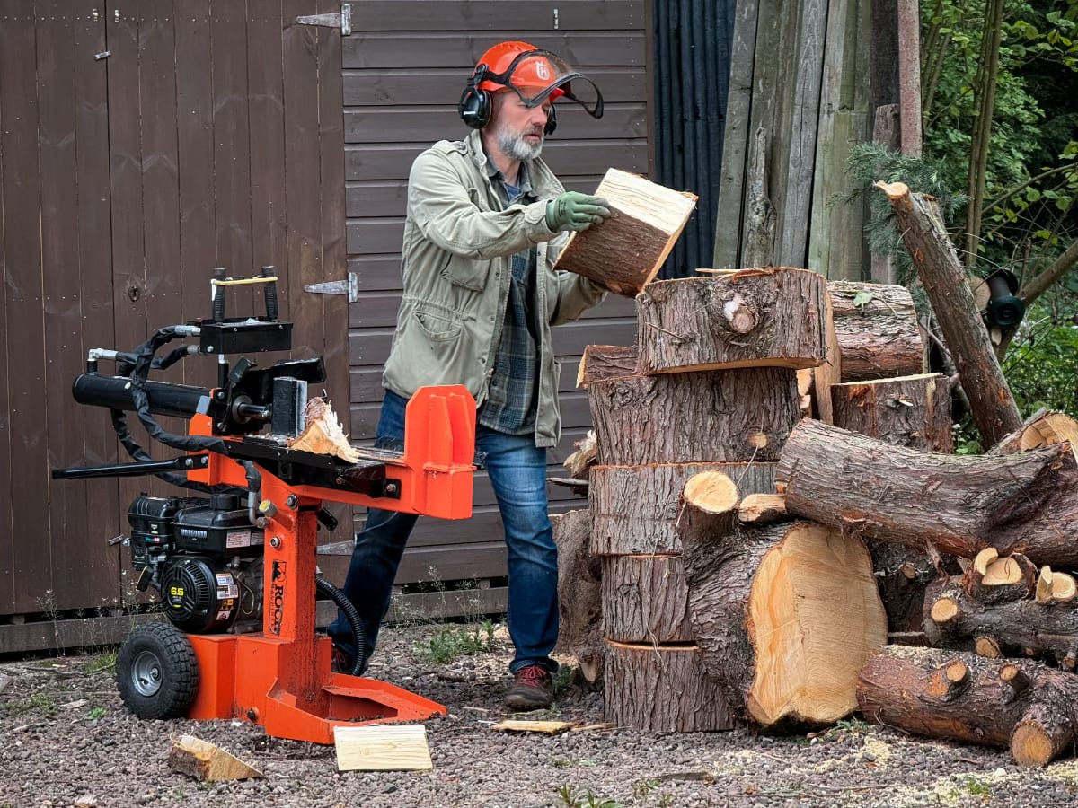 A last minute photo of me using a borrowed log splitter on some softwood. I always struggle to know what to put at the top of the page. This is hardly inspired, but it is what it is. A last minute photo of me using a borrowed log splitter on some softwood. I always struggle to know what to put at the top of the page. This is hardly inspired, but it is what it is.