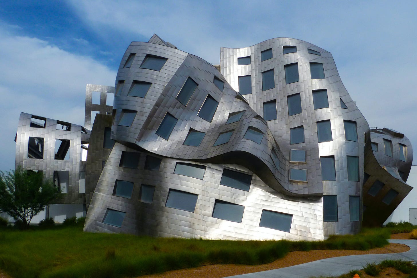 A collapsed building symbolising chronic illness brain A collapsed building symbolising chronic illness brain