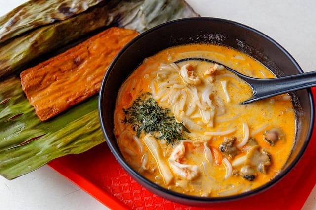 Singapore food culture and hawker centers Singapore Laksa