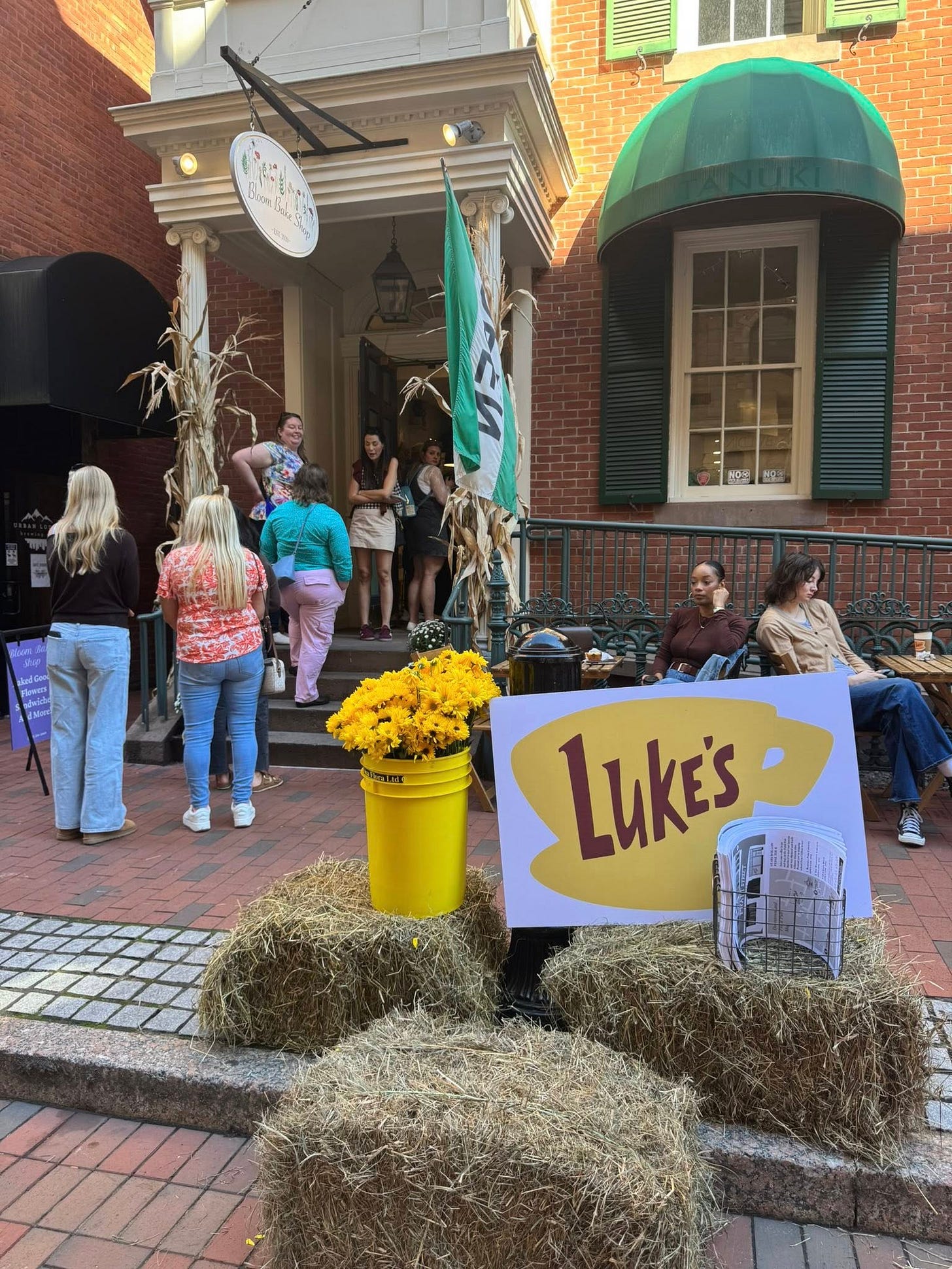 May be an image of 9 people and text that says 'NOO 7 LUKE's'