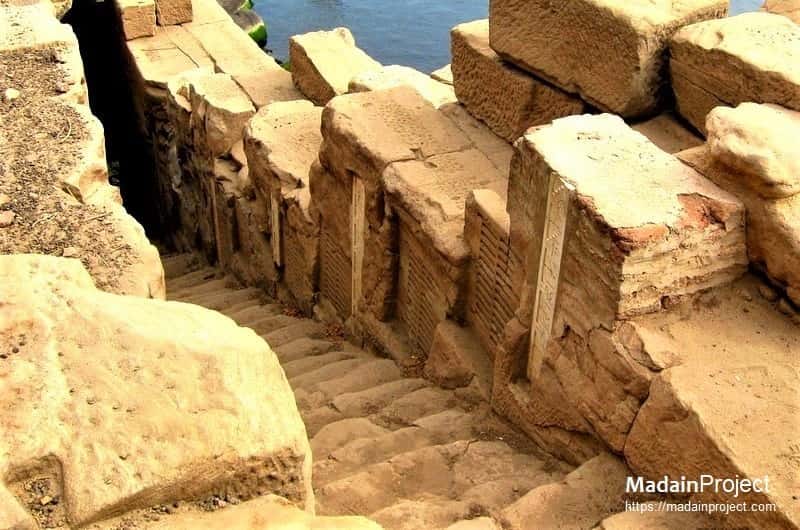 Nilometer of Satet Temple (Elephantine) - Madain Project (en) Nilometer of Satet Temple (Elephantine) - Madain Project (en)