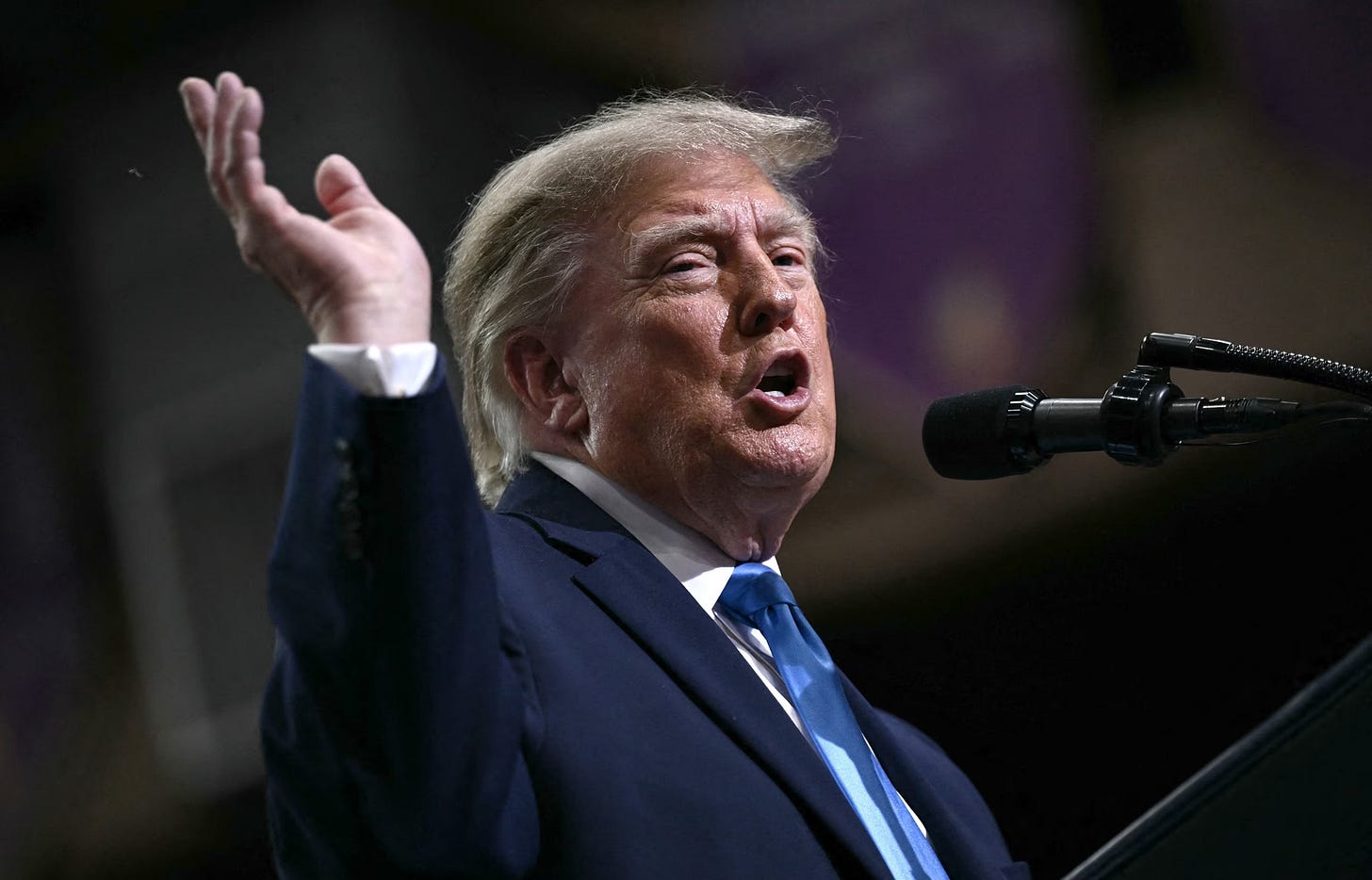 Trump insinuó que millones somos “un precio pequeño”. Y se lo aplaudieron.