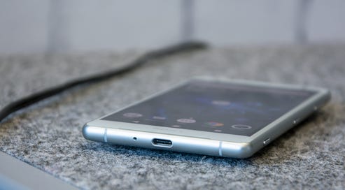 sony xperia xz2 without headphone jack tech news sony xperia xz2 without headphone jack tech news