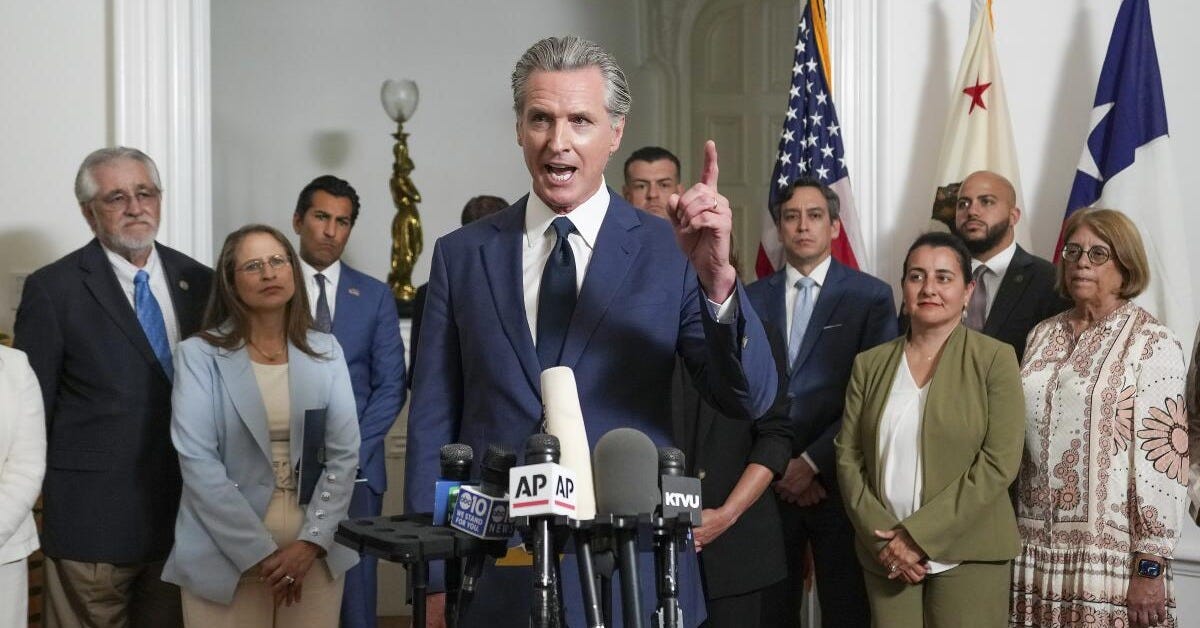 California voters support Newsom's redistricting plan, poll finds - Los Angeles Times California voters support Newsom's redistricting plan, poll finds - Los Angeles Times