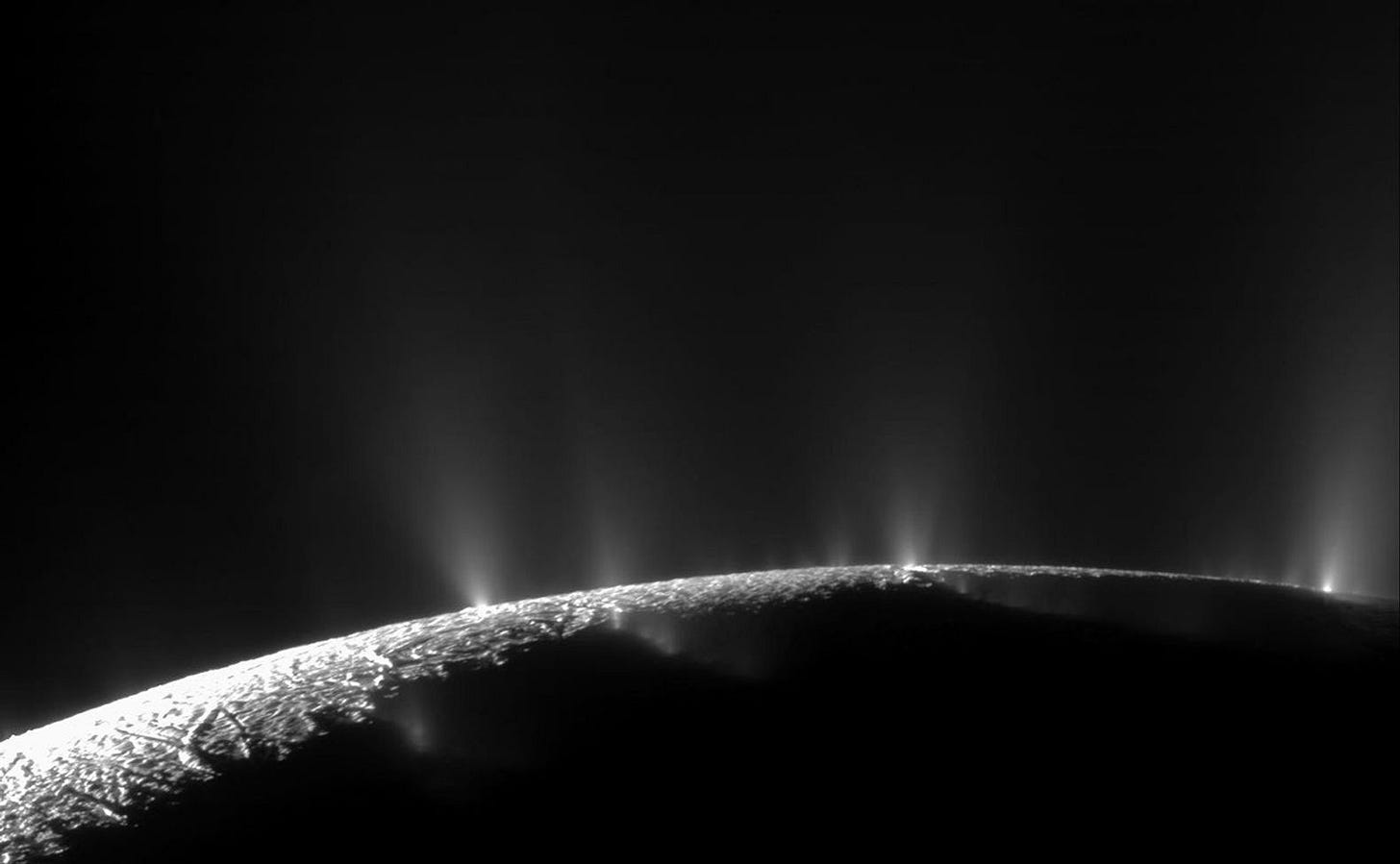 Enceladus plumes in a black and white image Enceladus plumes in a black and white image