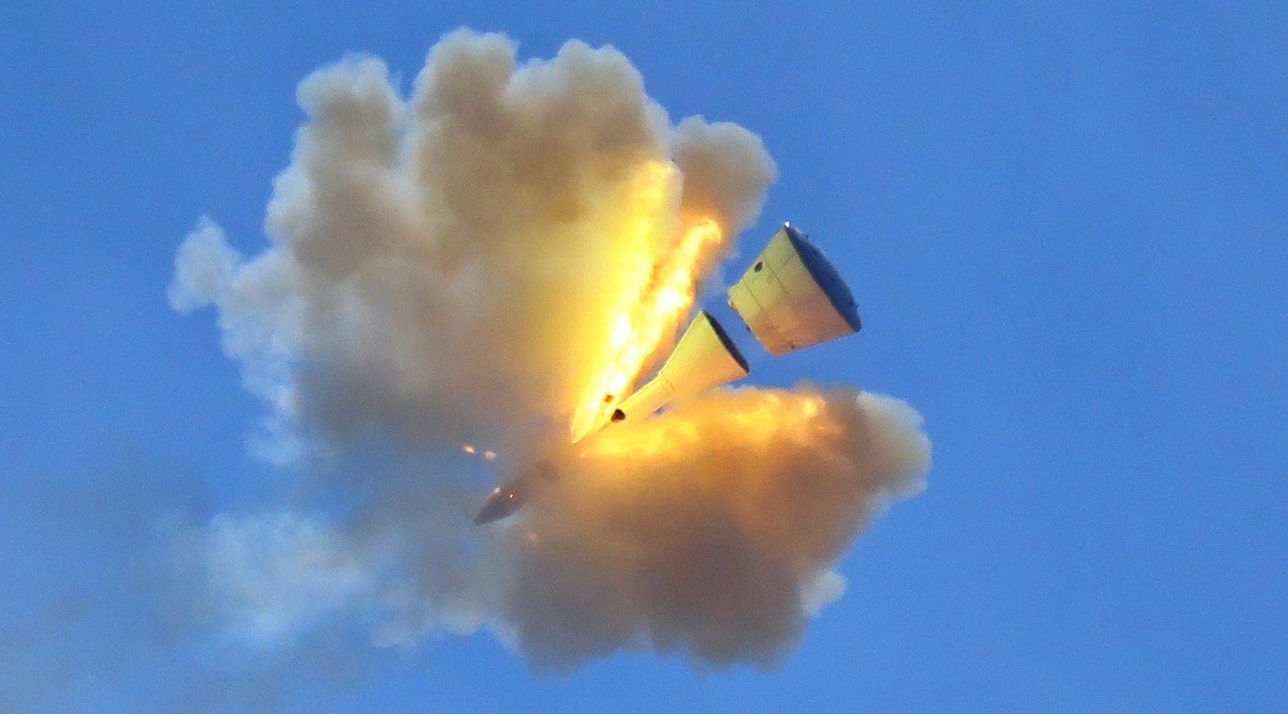 Mengzhou separating from the launch escape system to proceed with the test.