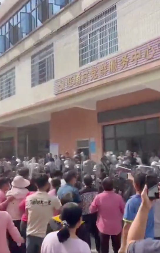 广东信宜村民反殡仪馆项目:威权下的“邻避”抗争再起 - 水瓶纪元