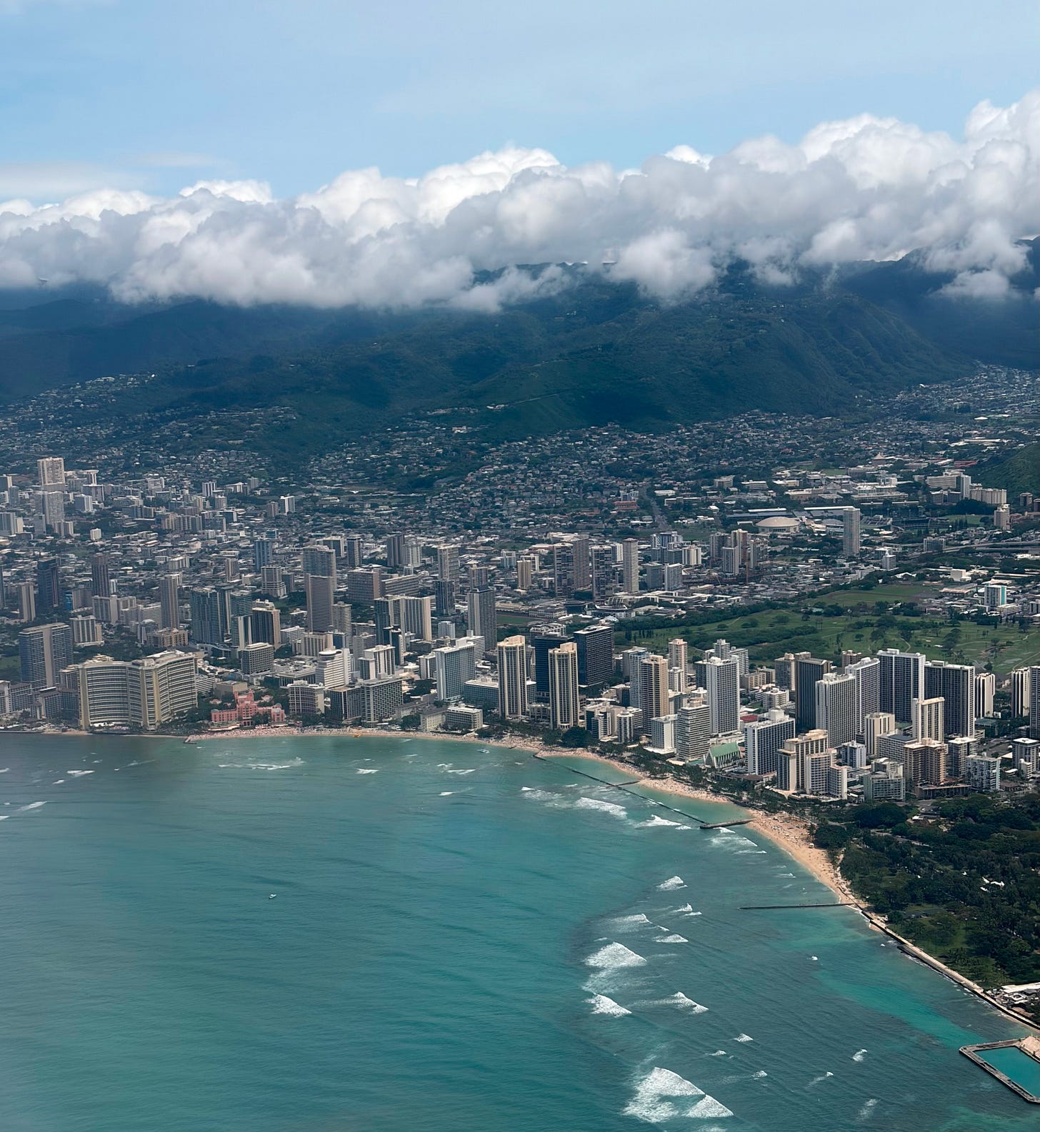 View of Waikiki — where the Hapalua Half Marathon and Iki races begin — on approach to the Honolulu airport.