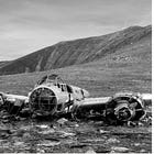 Greve, preoți, biblioteci și avioane. 