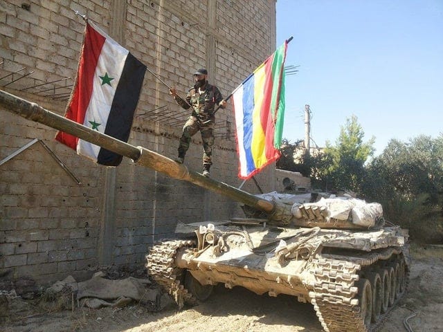 Solider holding the Syrian and Druze flags — 104th Brigade, Syrian Arab Army, Deir ez-Zour : r/vexillology Solider holding the Syrian and Druze flags — 104th Brigade, Syrian Arab Army, Deir ez-Zour : r/vexillology