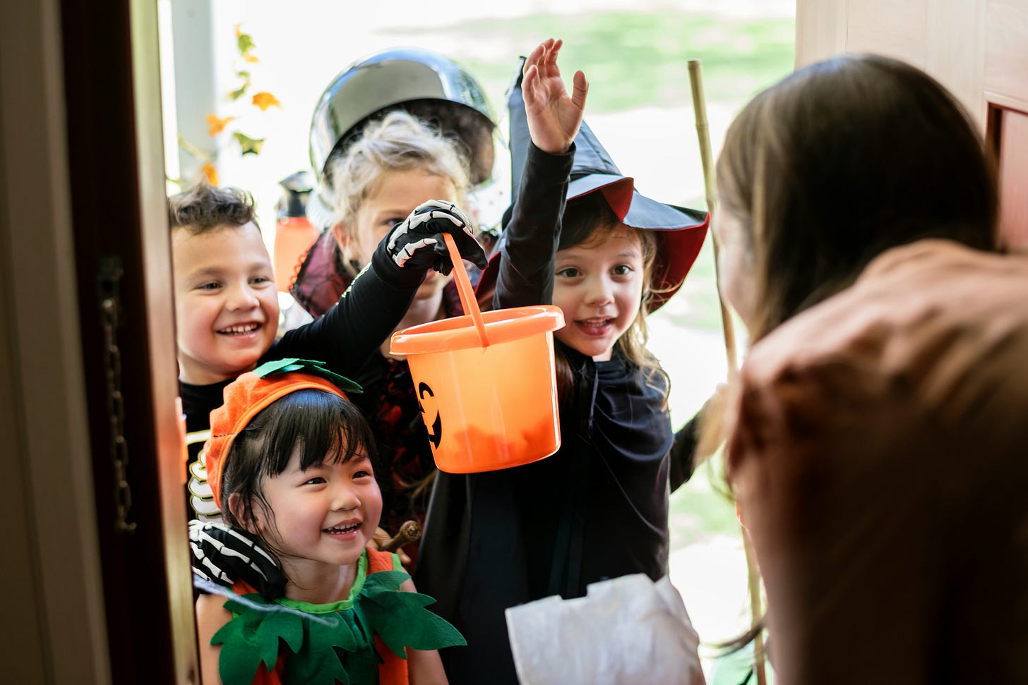 kids trick-or-treating