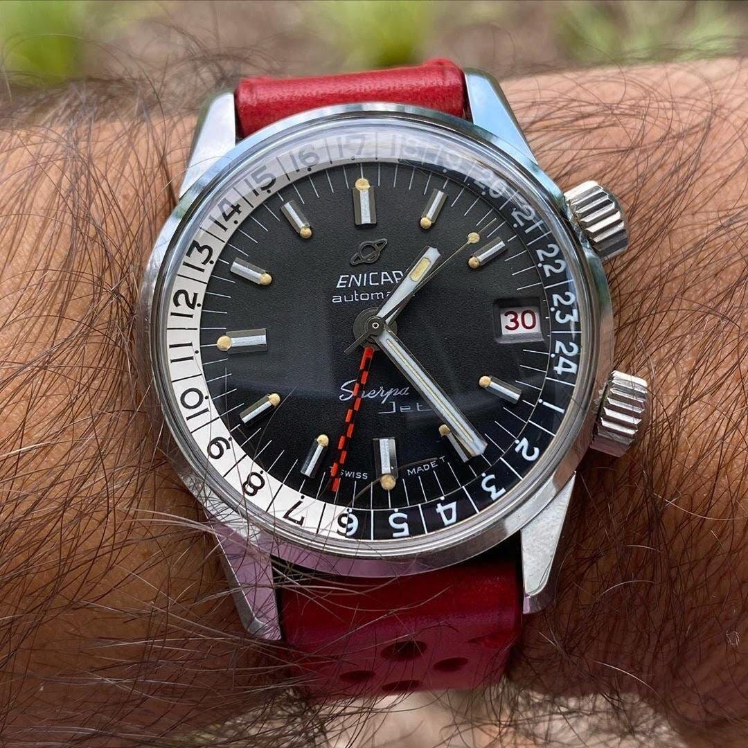 Black dial, black/white bezel Mark II Sherpa Jet. Photo courtesy of @ctwatchguy . Black dial, black/white bezel Mark II Sherpa Jet. Photo courtesy of @ctwatchguy .