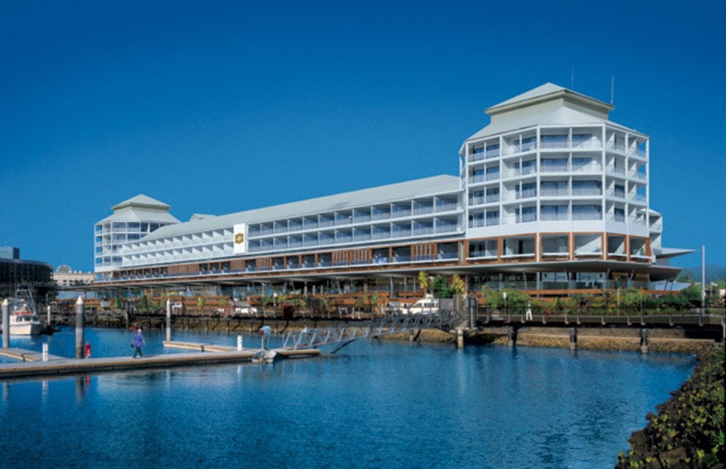 Shangr-la - The Marina Hotel