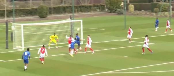 Une image contenant sport, plein air, compétition sportive, herbe

Le contenu généré par l’IA peut être incorrect.
