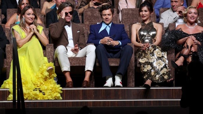 Don't Worry Darling' Gets 5-Minute Standing Ovation; Venice Film Fest –  Deadline