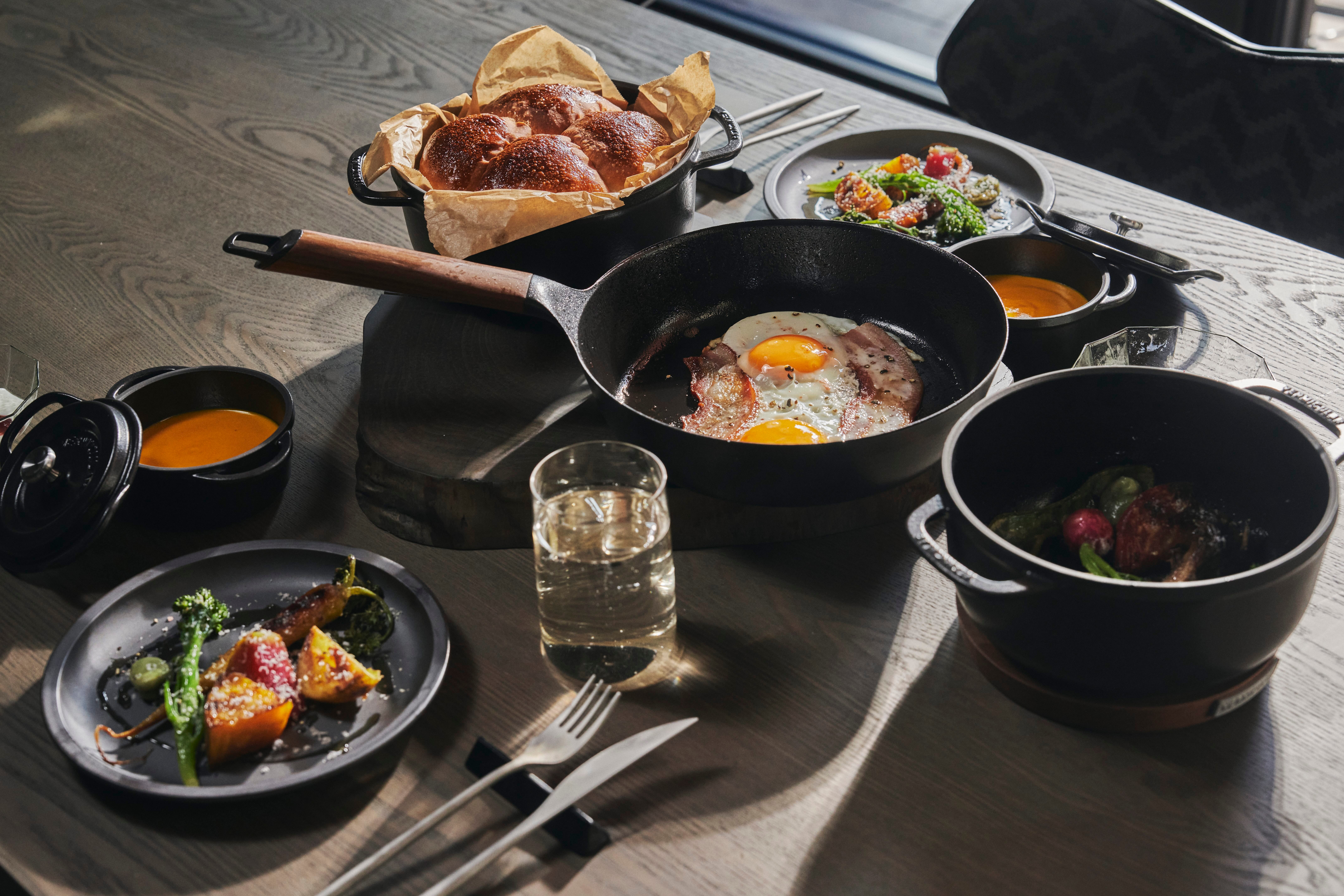 NOT A HOTEL KITAKARUIZAWA」で、手料理を愉しむ特別なミールキットを