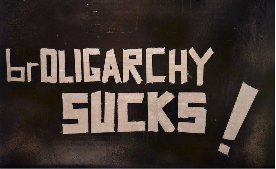 A sign with white text

Description automatically generated