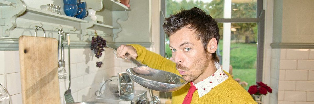 Little Spoon loving his Big Spoon 🥰😍💚💙 #HS #HarryStyles  #KissAllTheTimeDiscoOccasionally