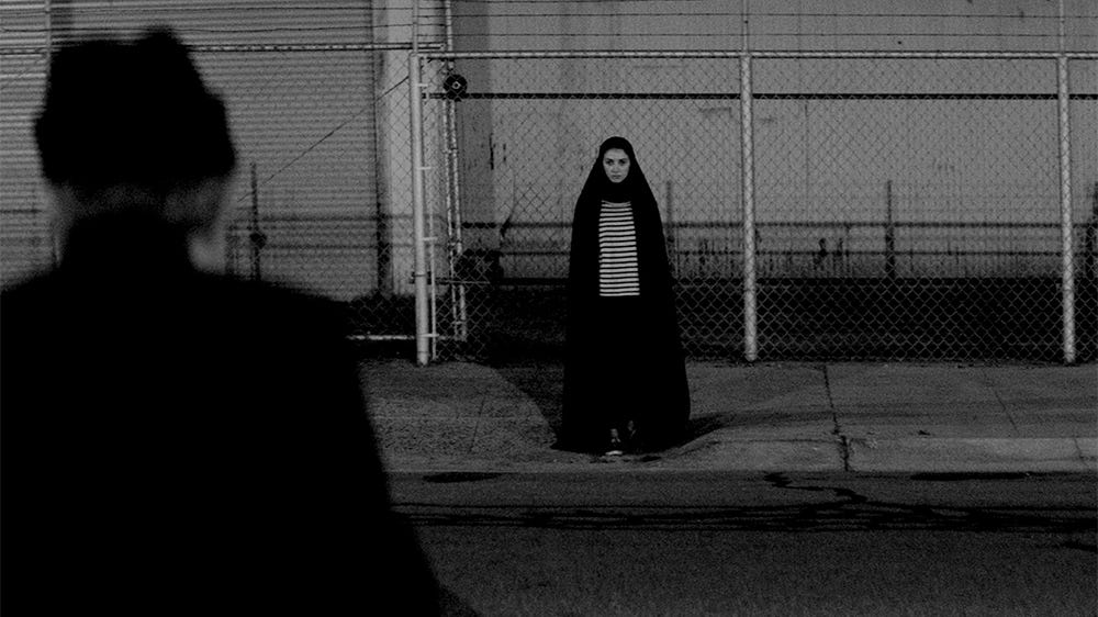 A Girl Walks Home Alone at Night' Review: Ana Lily Amirpour's Vampire  Romance