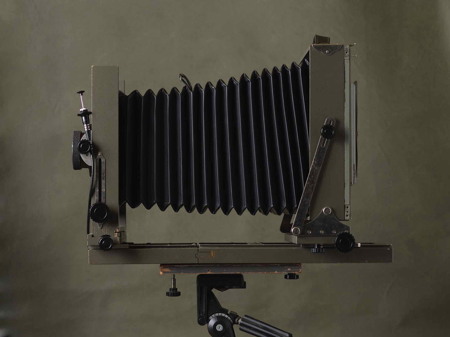 8x10 wooden field camera