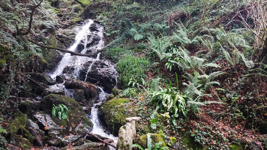 Cascada en el Camino del Salvador