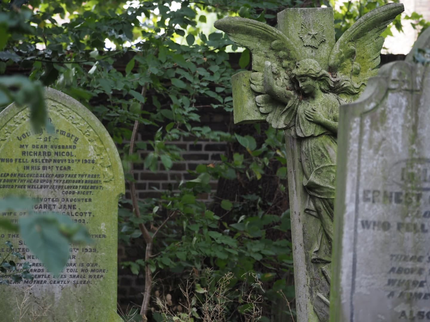 Tower Hamlets Cemetery Park