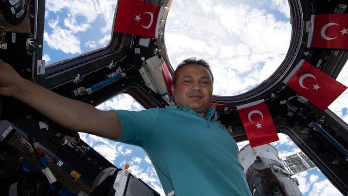Astronot Alper Gezeravcı Dünya'ya dönüyor