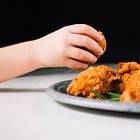 Comer con las manos: nuestra primera relación con la comida