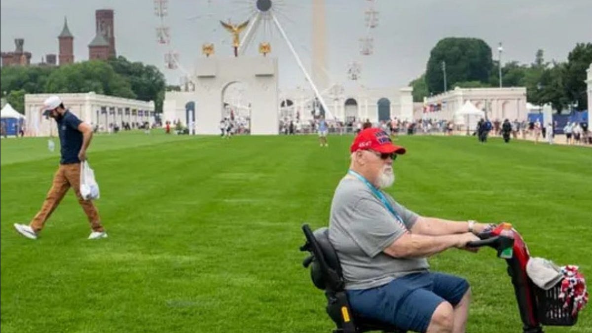 Trump Cancels Independence Day Parade After Aides Tell Him That "No One Will Show Up"