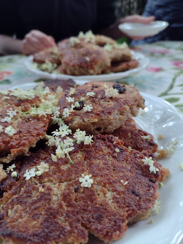 Panckakes de avena y sauco - flores comestibles en la cocina