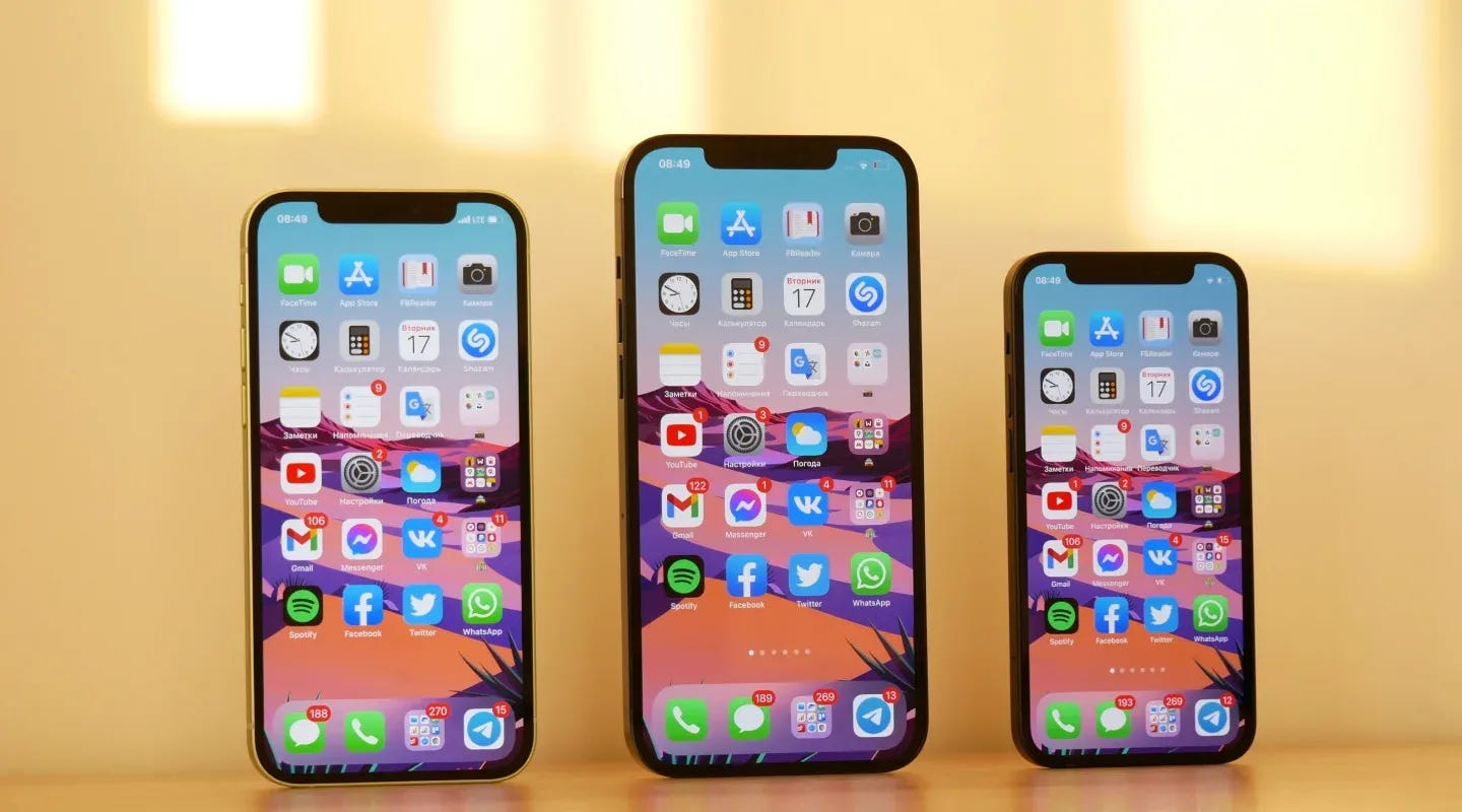 Modelos de iPhone con varias apliaciones. Modelos de iPhone con varias apliaciones.