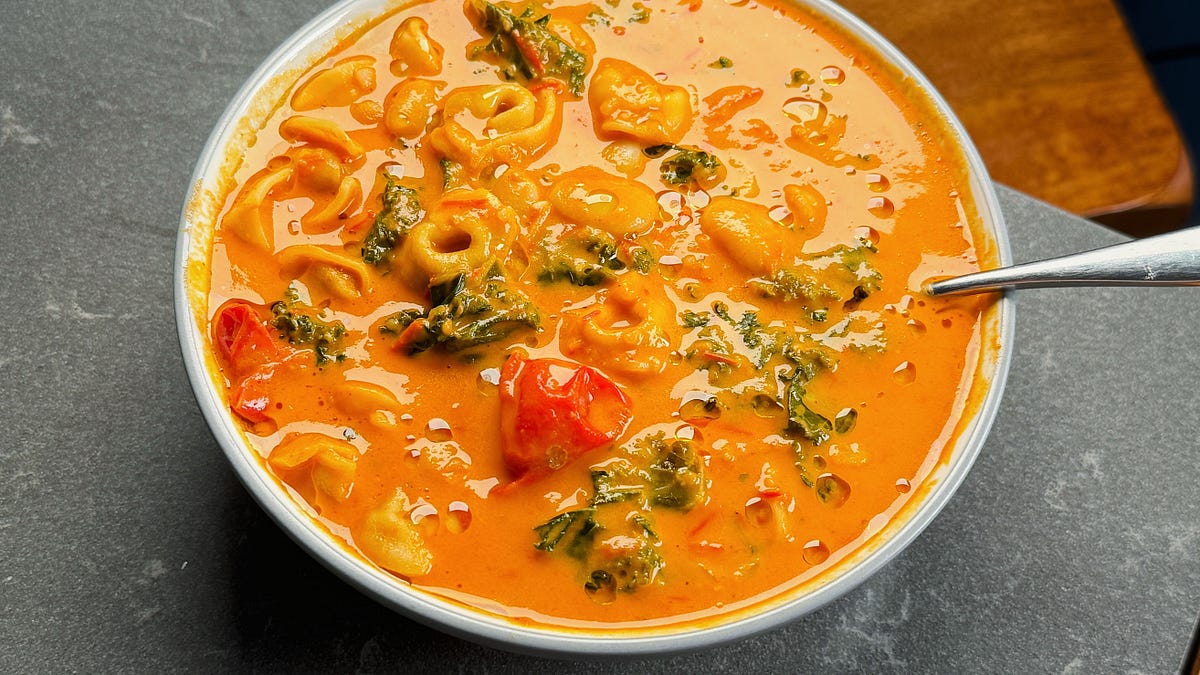 One-Pot Roasted Tomato Tortellini Soup - by Carolina Gelen