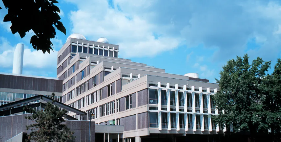 „Das Netzwerk“ in den Welten der Eliten