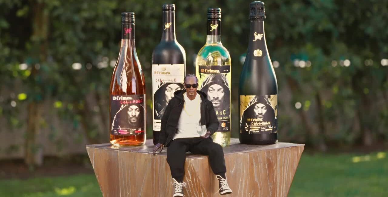 SEASON 1 FINALE: Wine and...Music: Snoop Dogg Presents Christmas in the Dogghouse