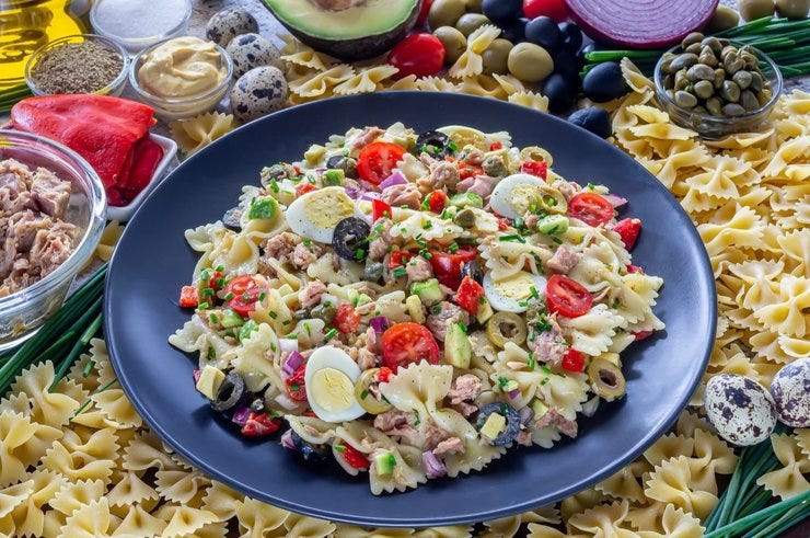 Ensalada de pasta con atún