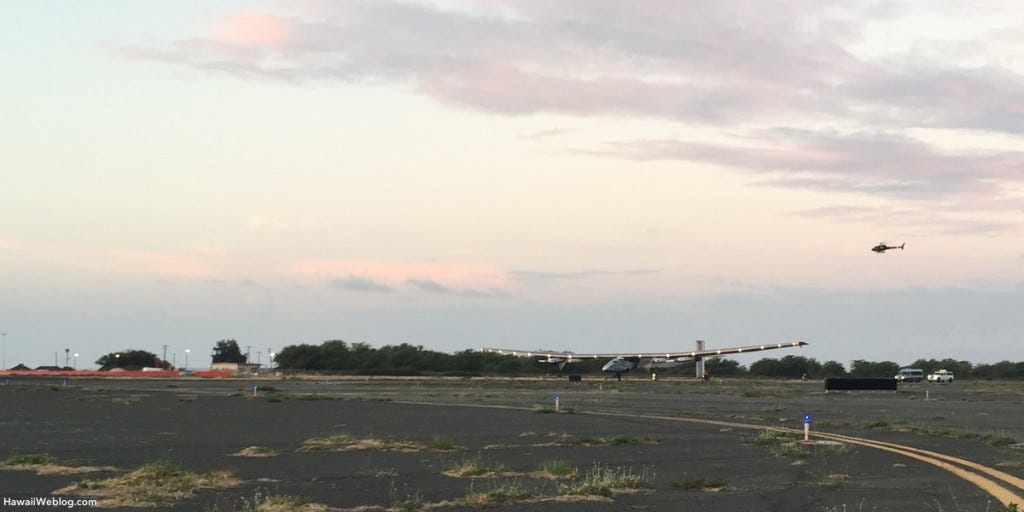solar-impulse-touchdown solar-impulse-touchdown