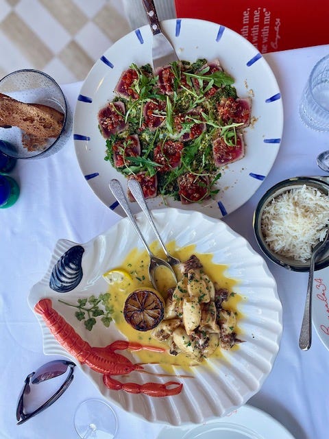 #UAERestaurantsUnite