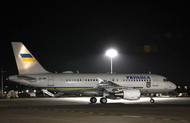 r/europe - Four drones breached no-fly zone while President Zelensky’s aircraft was landing in Dublin r/europe - Four drones breached no-fly zone while President Zelensky’s aircraft was landing in Dublin