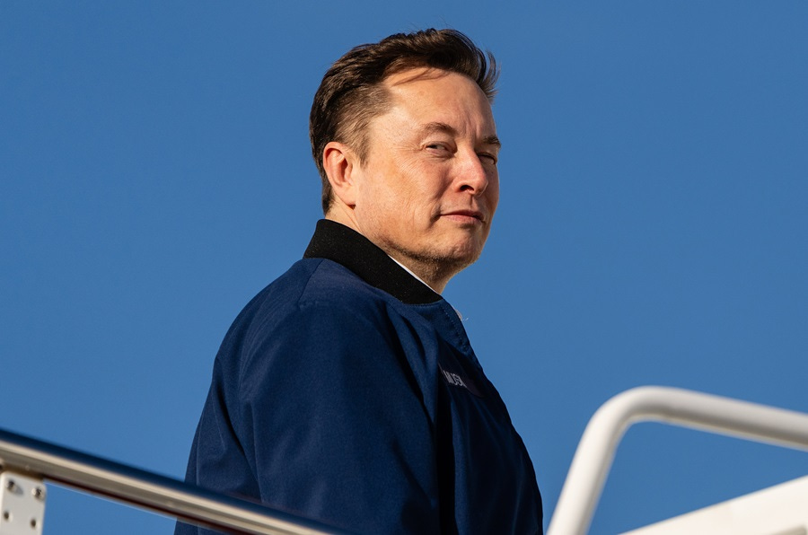 Musk diz que xAI vai processar Apple por causa de classificações da App  Store