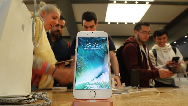 iphone 7 brings apple back iphone 7 brings apple back