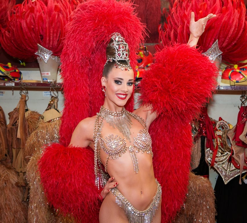 Claudine Van Den Bergh, Moulin Rouge showgirl. ®Moulin Rouge-« S.Wells