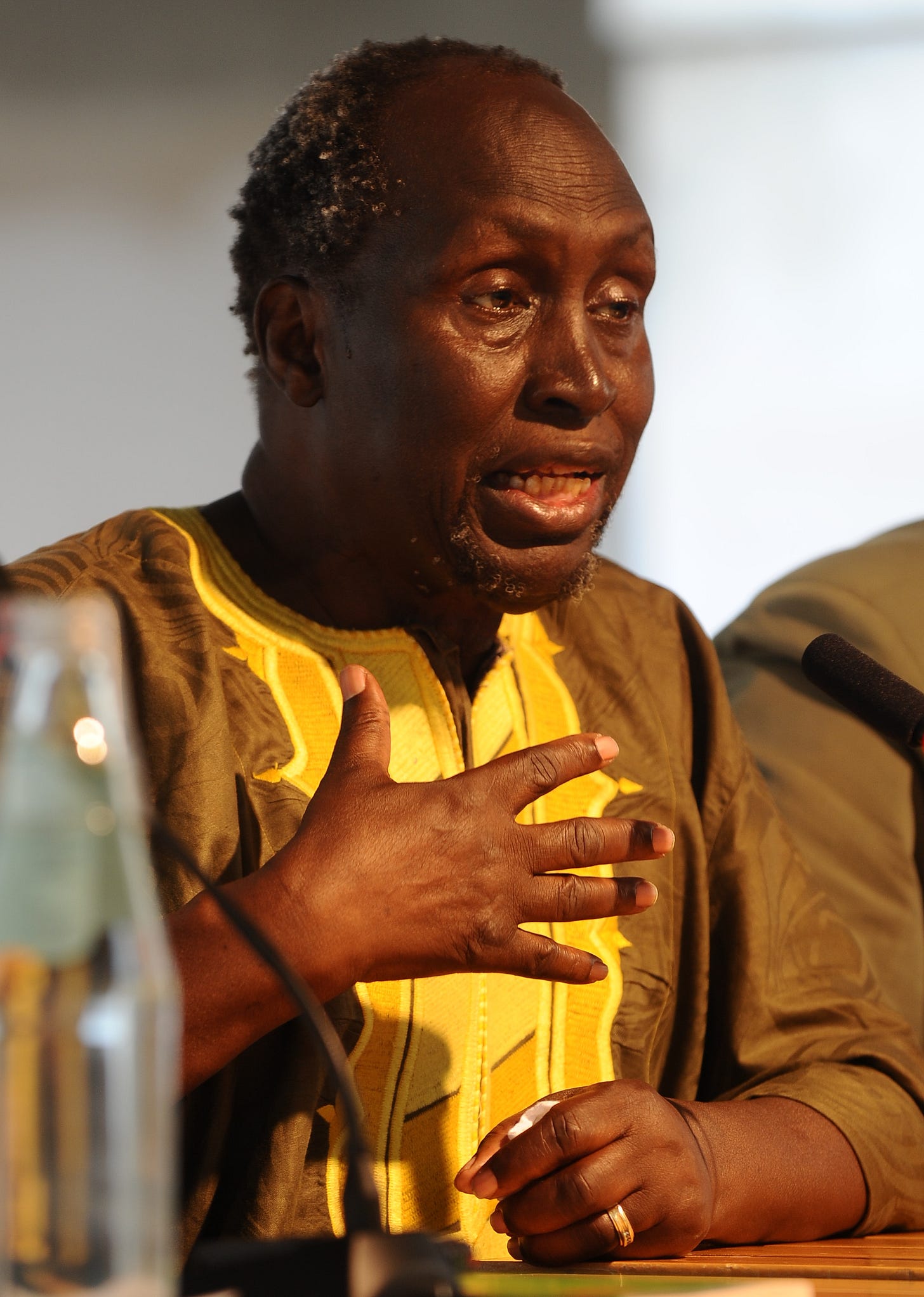 Ngũgĩ wa Thiong'o - Wikipedia