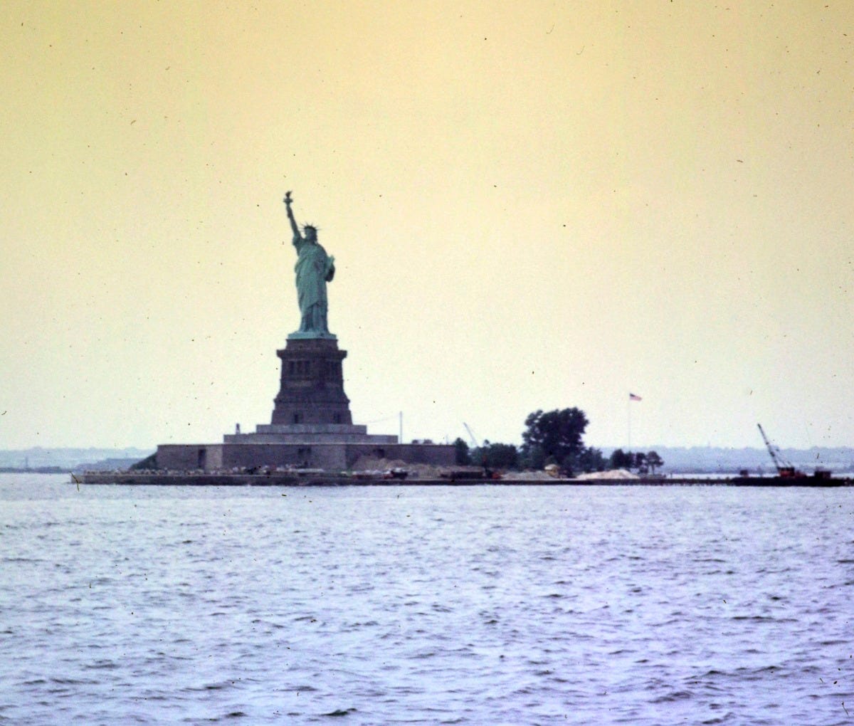 Old snapshot of the Statue of Liberty