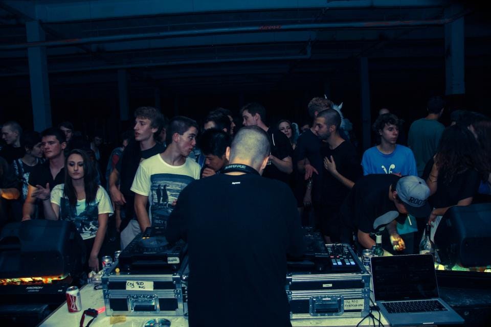 548018_404802399575393_2085829853_n