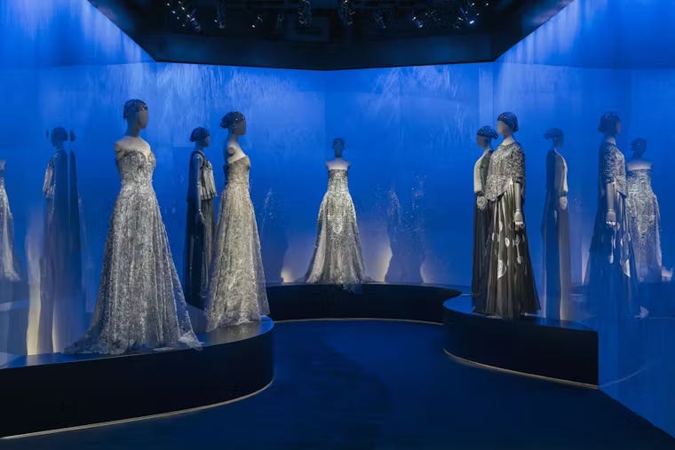 Giorgio Armani celebra 20 anos de Armani Privé com exposição no Armani/Silos