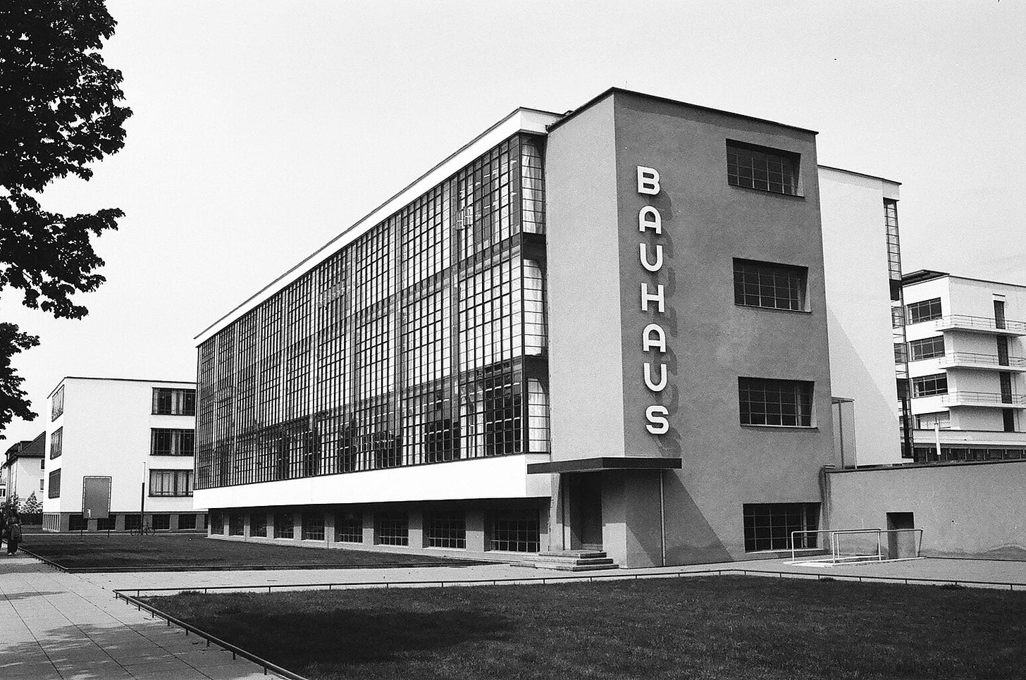 100 Years of Bauhaus: 10 Facts That Will Make You Look Like an Expert |  ArchDaily