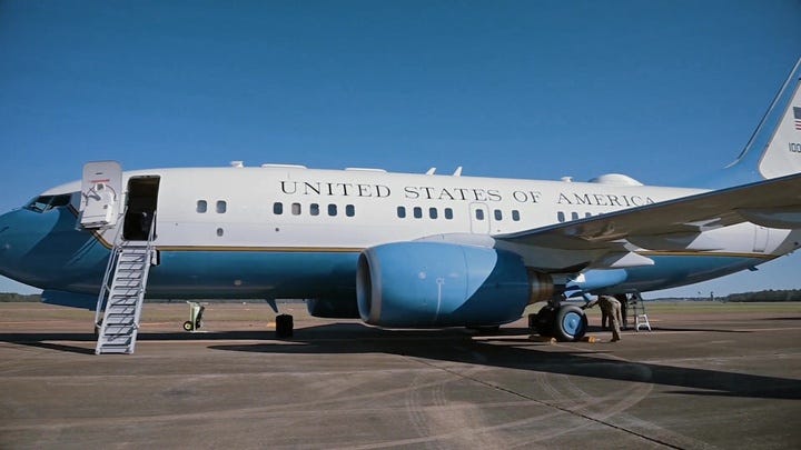 C-40B/C > Air Force > Fact Sheet Display